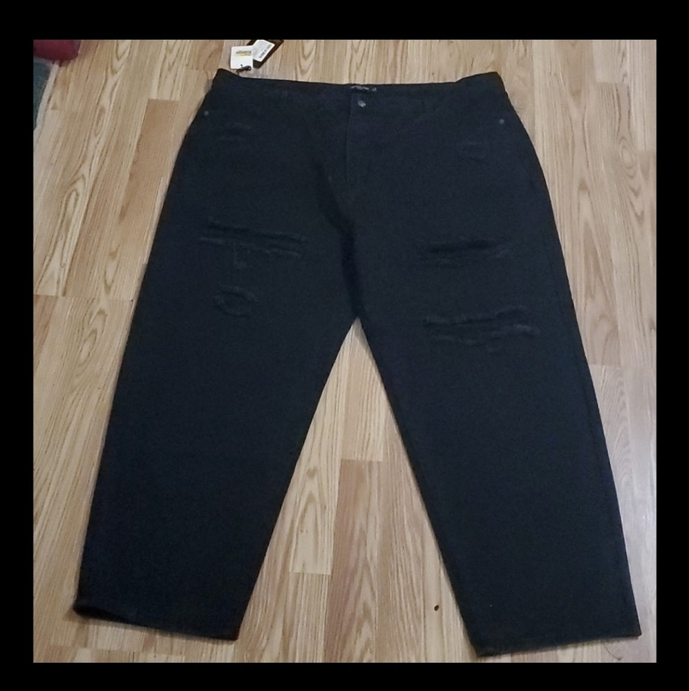 NWOT PrettyLittleThing Black High Rise Ripped Jeans - Picture 11 of 11